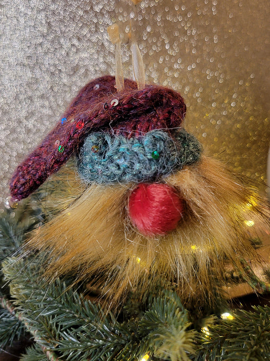 Pompom Gnomes w/ Sparkly Hats: ELF {knit kit}