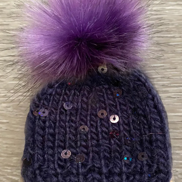 Mini Magpie Darling Hat & Pom {knit kit} – The Crafty Jackalope