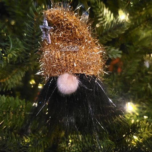 Pompom Gnomes w/ Sparkly Hats: SINGLES {knit kit}