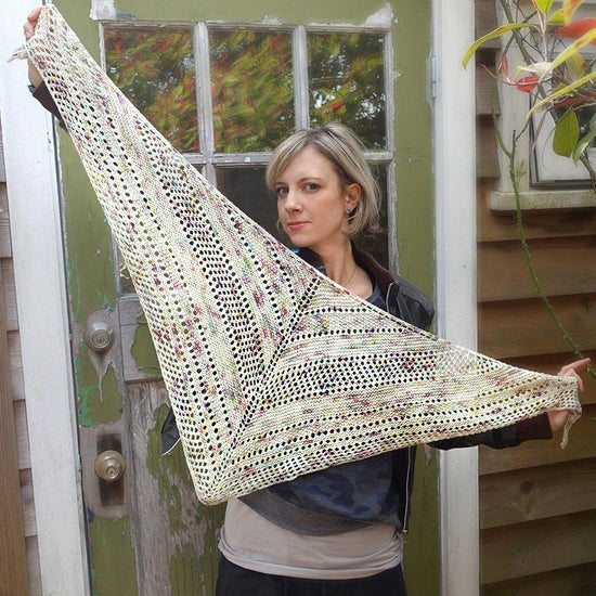 bella dean shawl {knitting pattern}-knitting pattern-The Crafty Jackalope