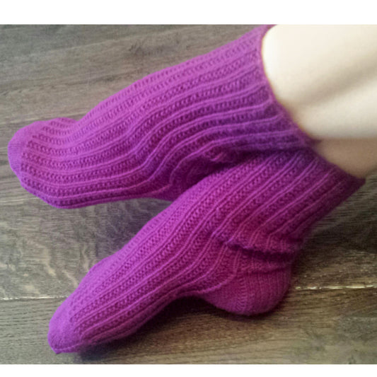 knitty gritty socks {knitting pattern}-knitting pattern-The Crafty Jackalope