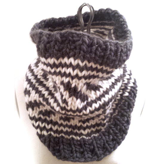 love wool colorwork cowl {knitting pattern}-knitting pattern-The Crafty Jackalope