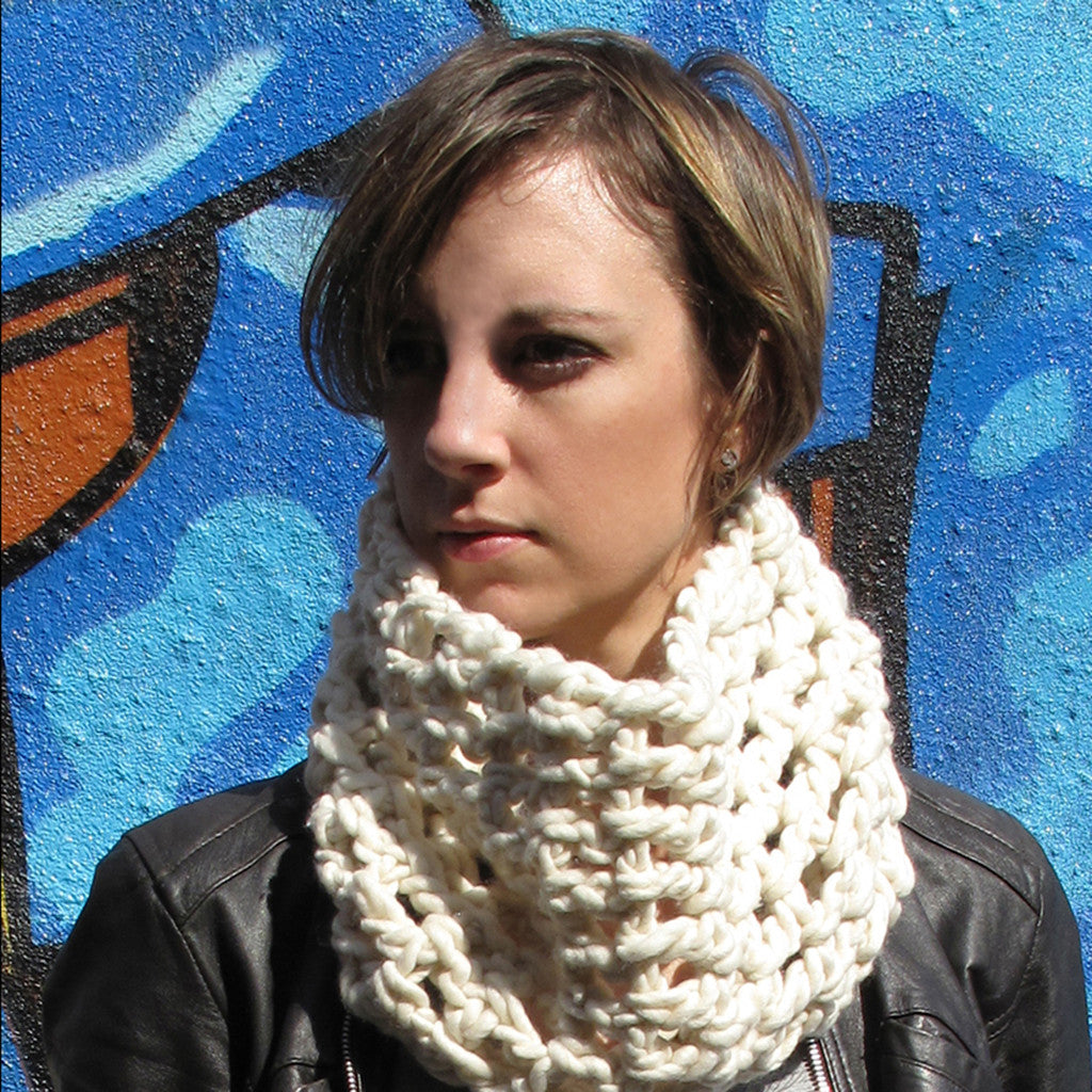 supersonic crochet cowl {crochet pattern}-crochet pattern-The Crafty Jackalope